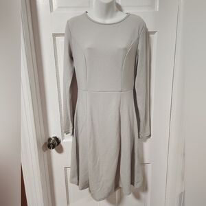 WOMEN'S Light Grey Long Sleeve Dress Size Medium